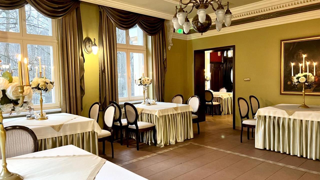Hotel Dworek Leśniczówka Wodzislaw Slaski Exterior foto