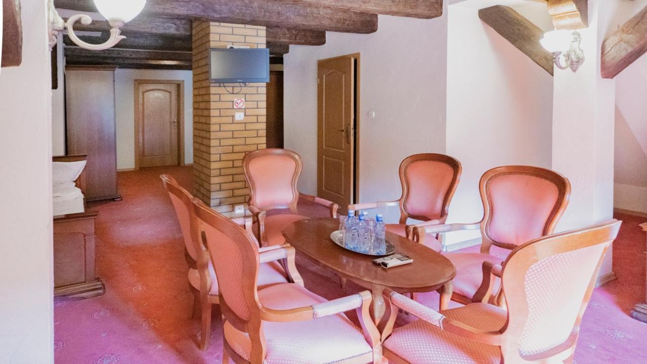 Hotel Dworek Leśniczówka Wodzislaw Slaski Exterior foto