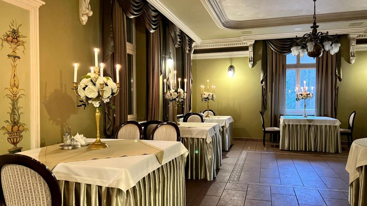 Hotel Dworek Leśniczówka Wodzislaw Slaski Exterior foto
