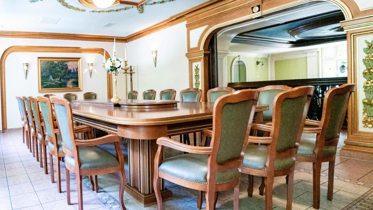 Hotel Dworek Leśniczówka Wodzislaw Slaski Exterior foto