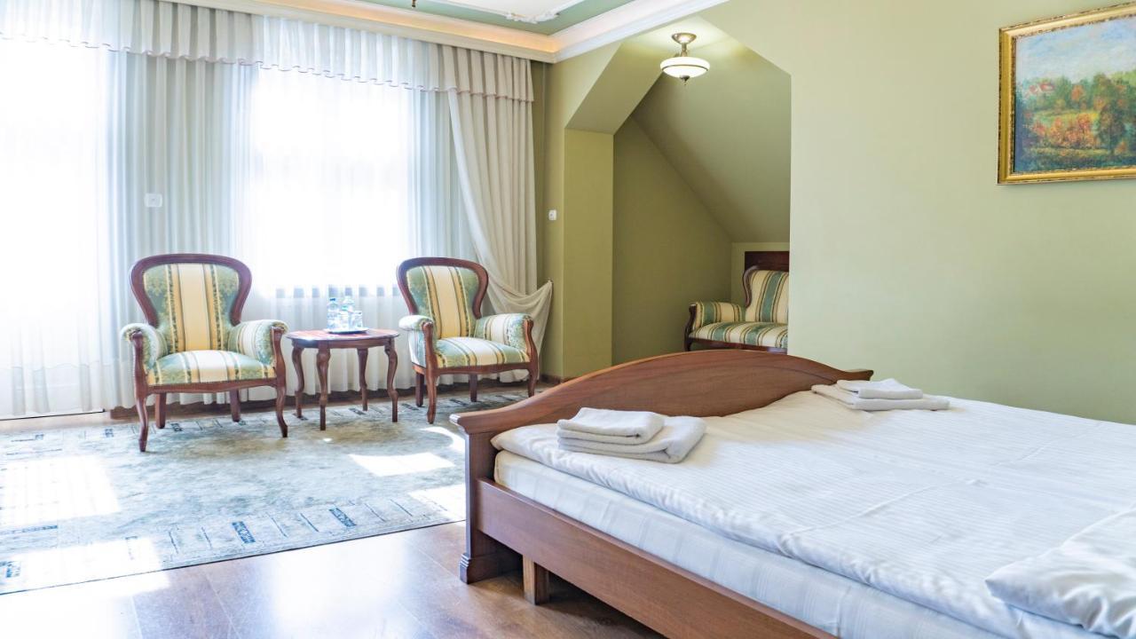 Hotel Dworek Leśniczówka Wodzislaw Slaski Exterior foto