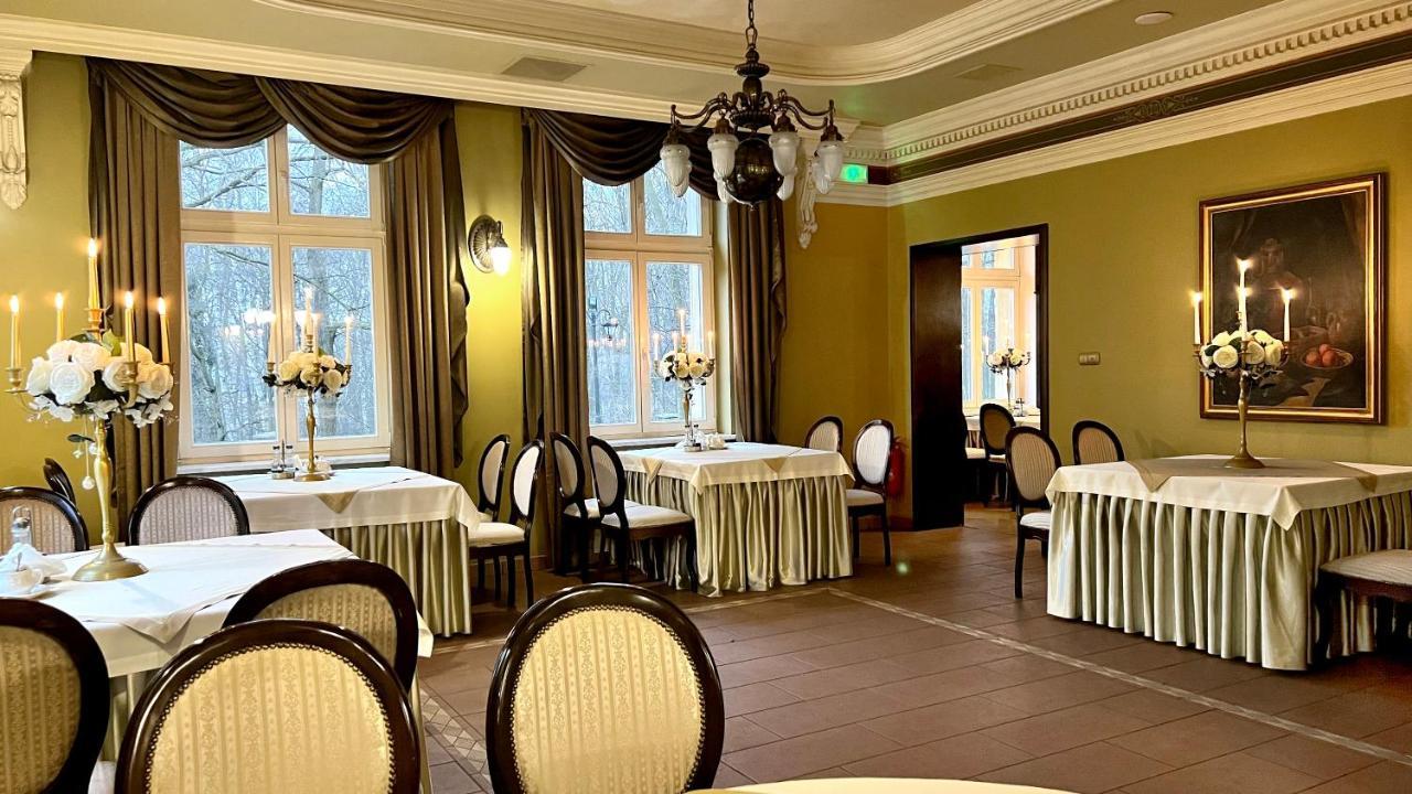 Hotel Dworek Leśniczówka Wodzislaw Slaski Exterior foto