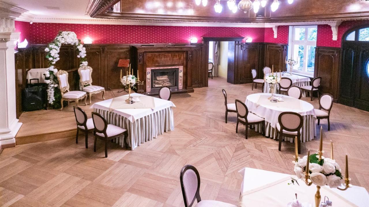 Hotel Dworek Leśniczówka Wodzislaw Slaski Exterior foto