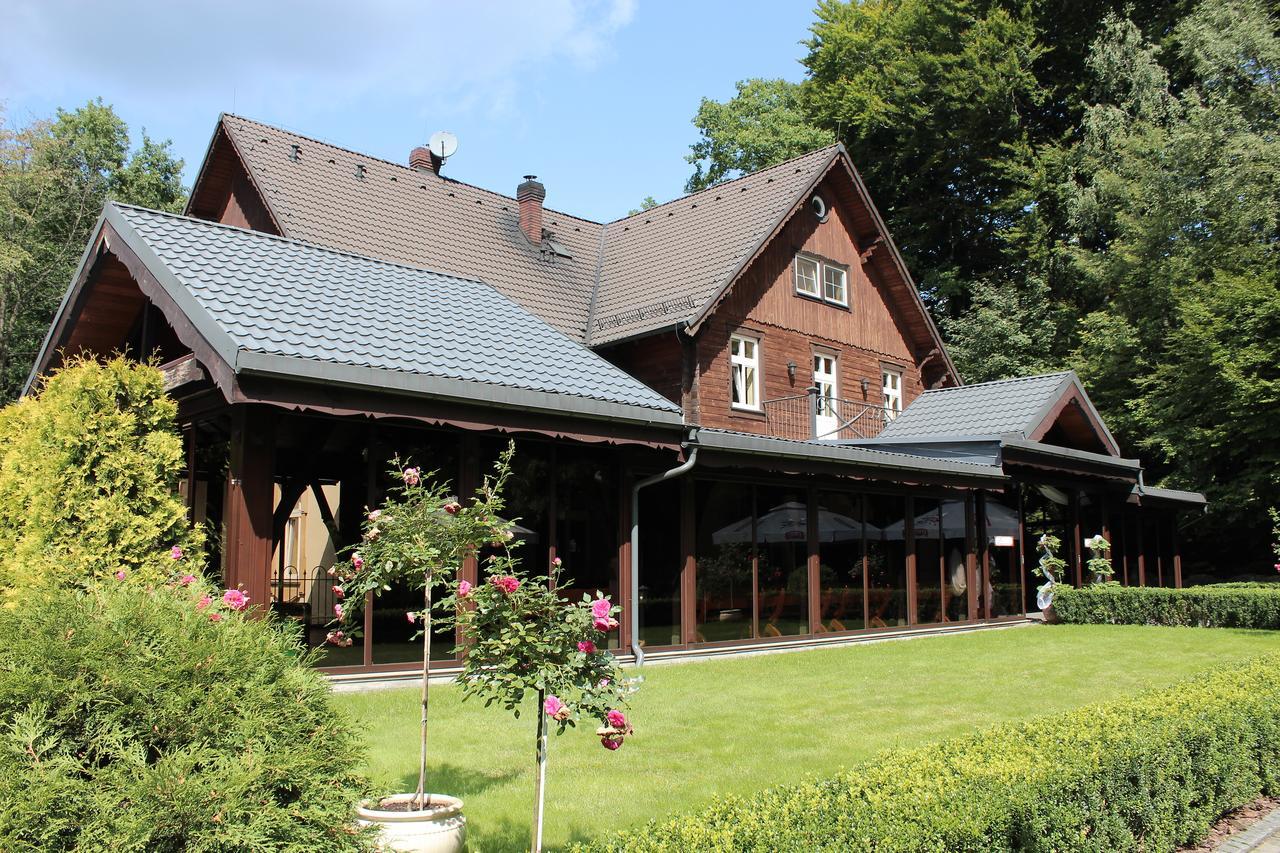 Hotel Dworek Leśniczówka Wodzislaw Slaski Exterior foto